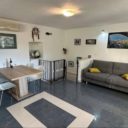 Apartmani Dalmacija Брела Екстериор снимка