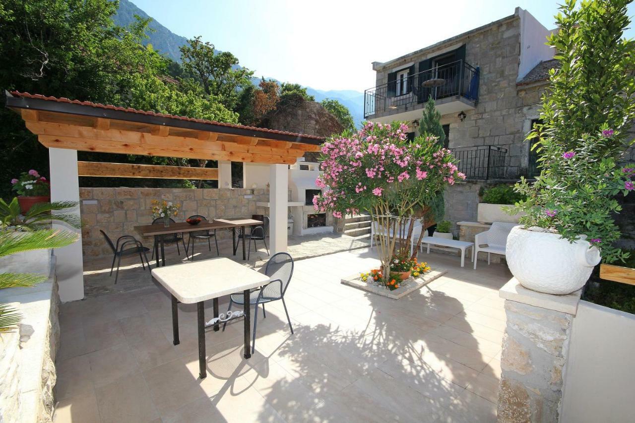 Apartmani Dalmacija Брела Екстериор снимка