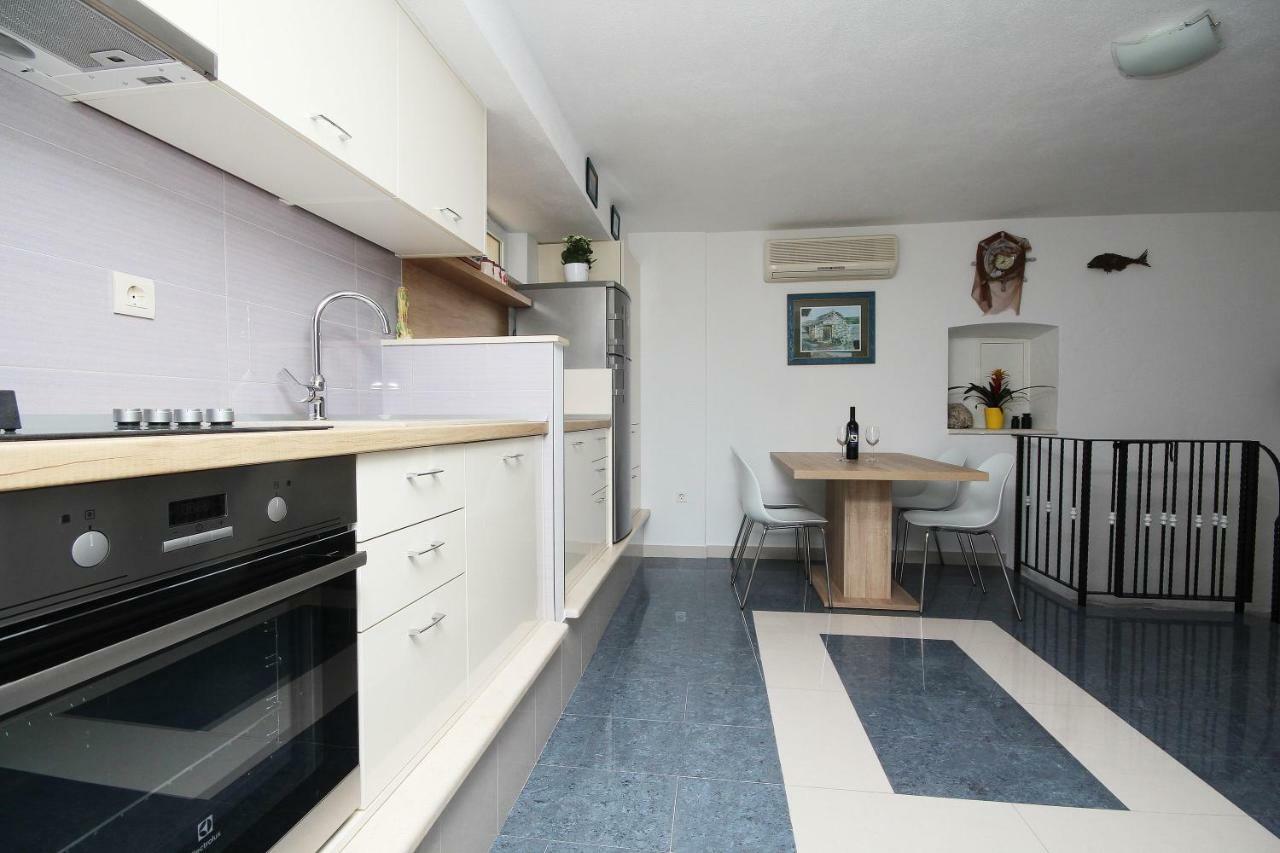 Apartmani Dalmacija Брела Екстериор снимка