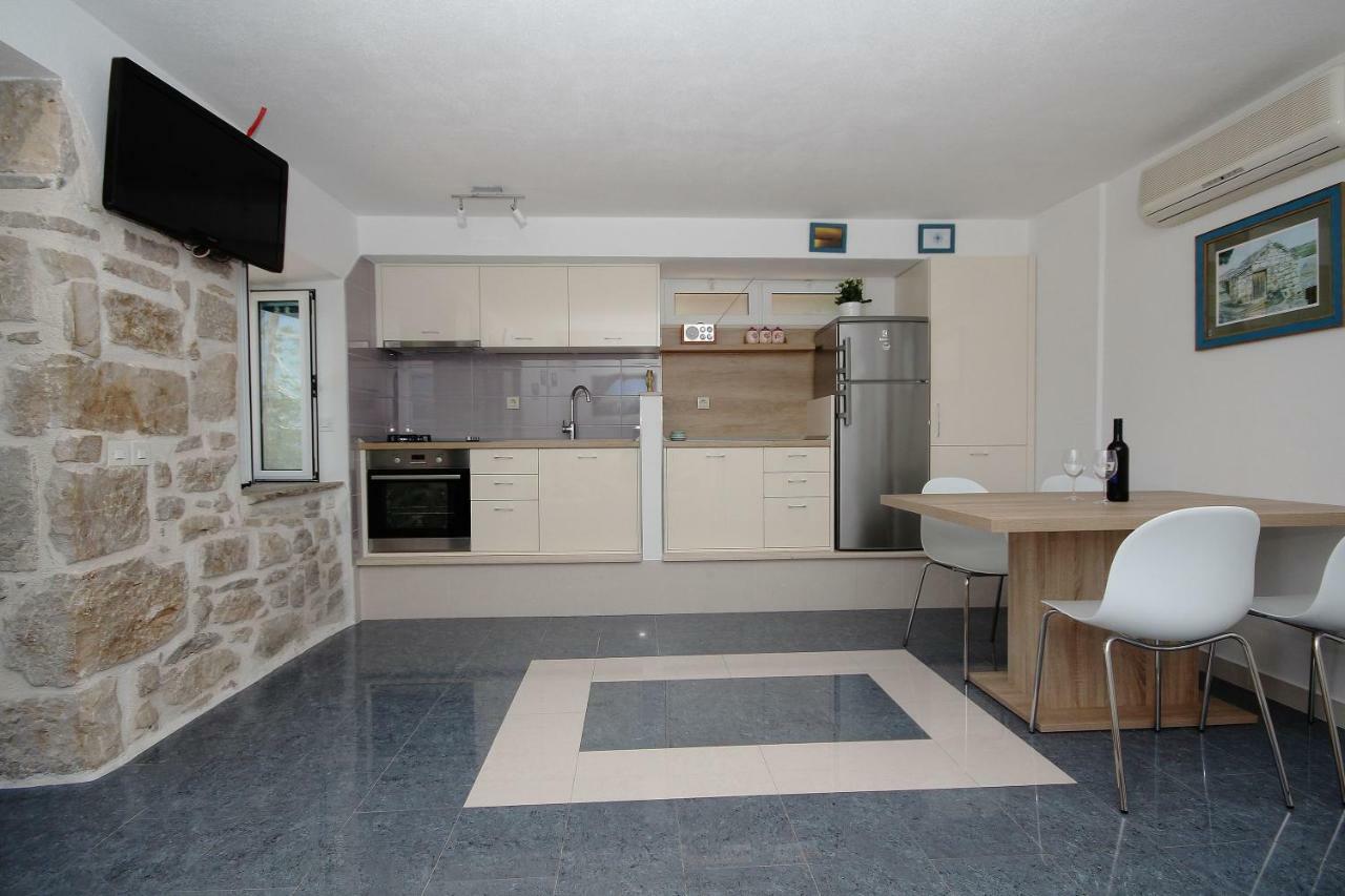 Apartmani Dalmacija Брела Екстериор снимка