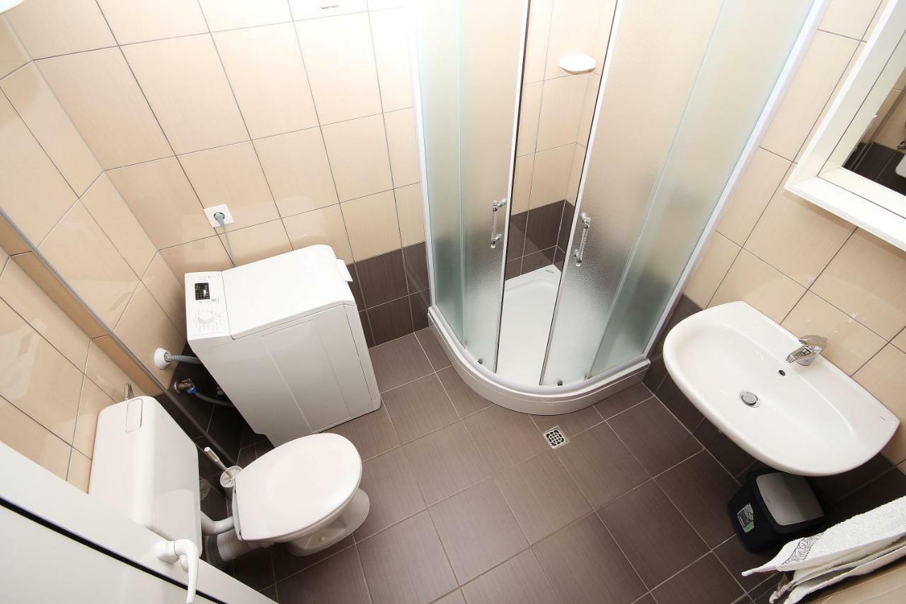 Apartmani Dalmacija Брела Екстериор снимка