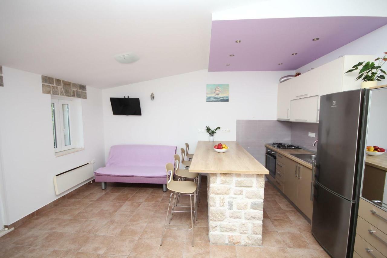 Apartmani Dalmacija Брела Екстериор снимка