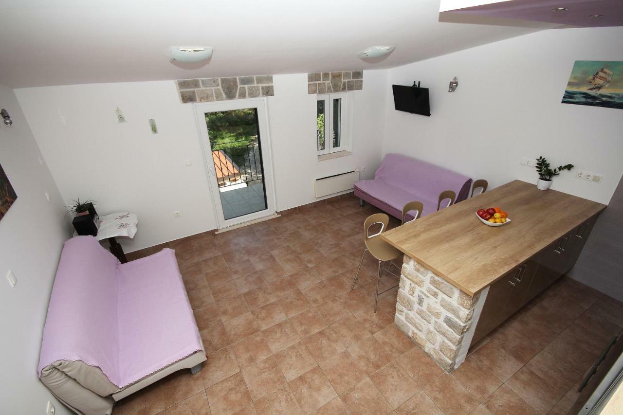 Apartmani Dalmacija Брела Екстериор снимка