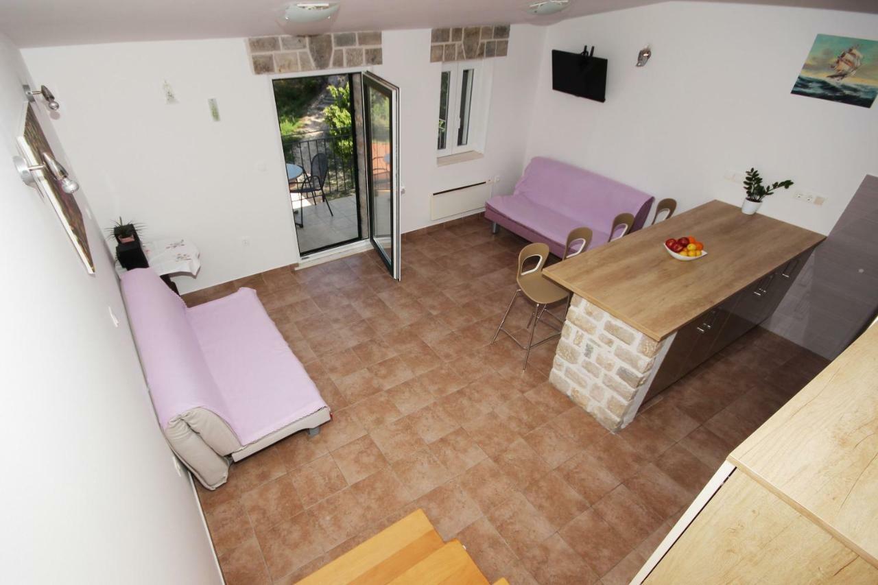 Apartmani Dalmacija Брела Екстериор снимка